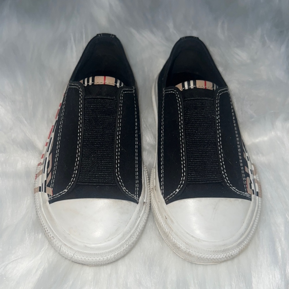 Used Burberry kid slip on sneakers